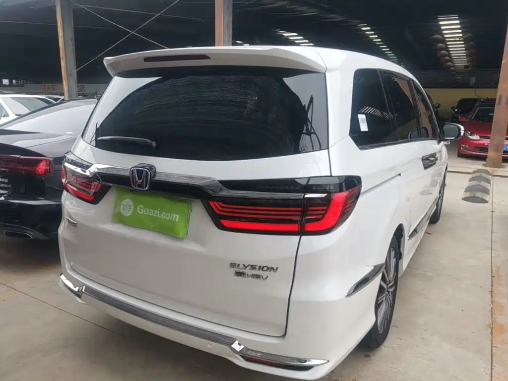 Elysion 2.0 L e:HEV Luxury