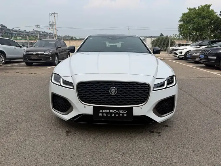 Jaguar XFL 2.0 T P300 4 WD Flagship Sport Gilt