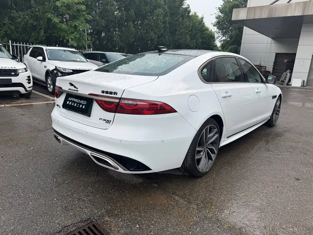 Jaguar XFL 2.0 T P300 4 WD Flagship Sport Gilt