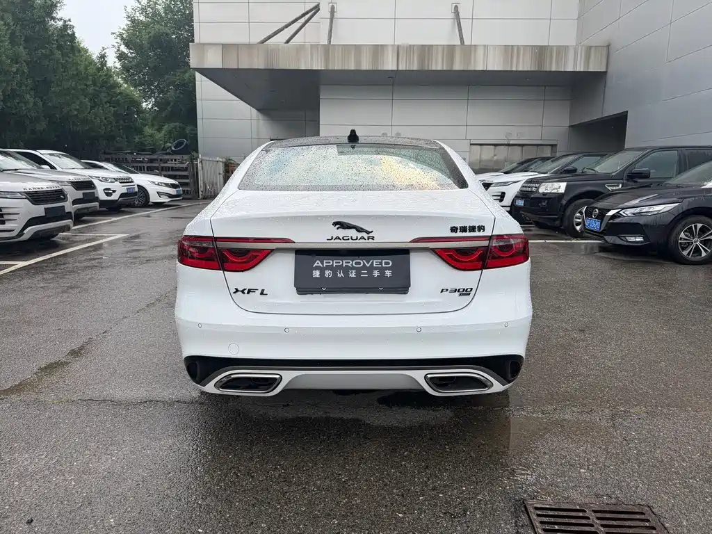 Jaguar XFL 2.0 T P300 4 WD Flagship Sport Gilt