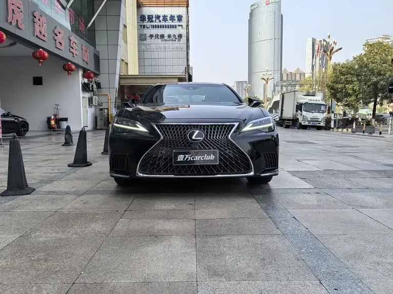 Lexus LS 500 h Luxury