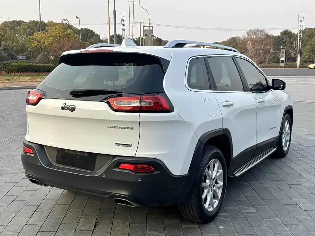 Cherokee (Import) 自由光进口 2015款 2.4 L 精英版