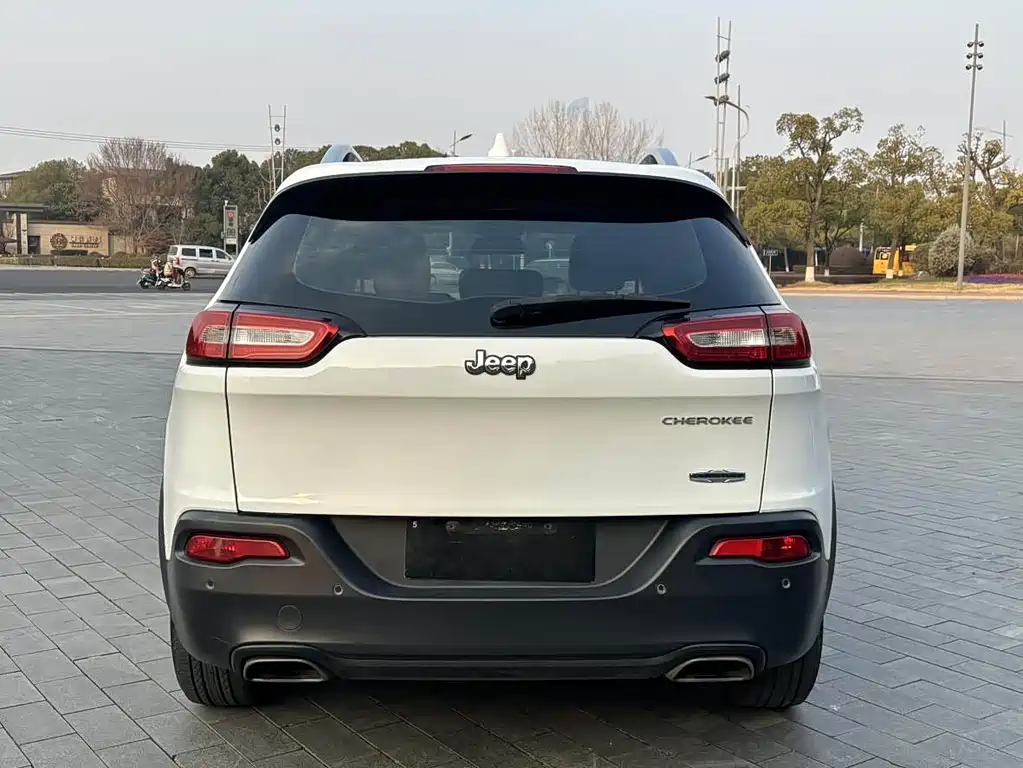 Cherokee (Import) 自由光进口 2015款 2.4 L 精英版