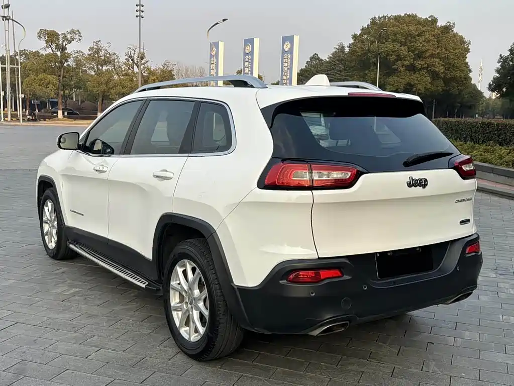 Cherokee (Import) 自由光进口 2015款 2.4 L 精英版