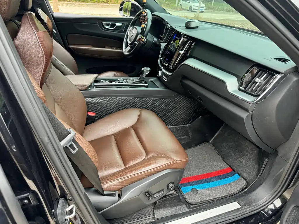 Volvo XC60 T5 4 WD Smart Vision Luxury