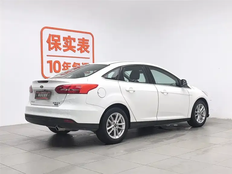 Ford Focus Sedan EcoBoost 180 Auto Elite