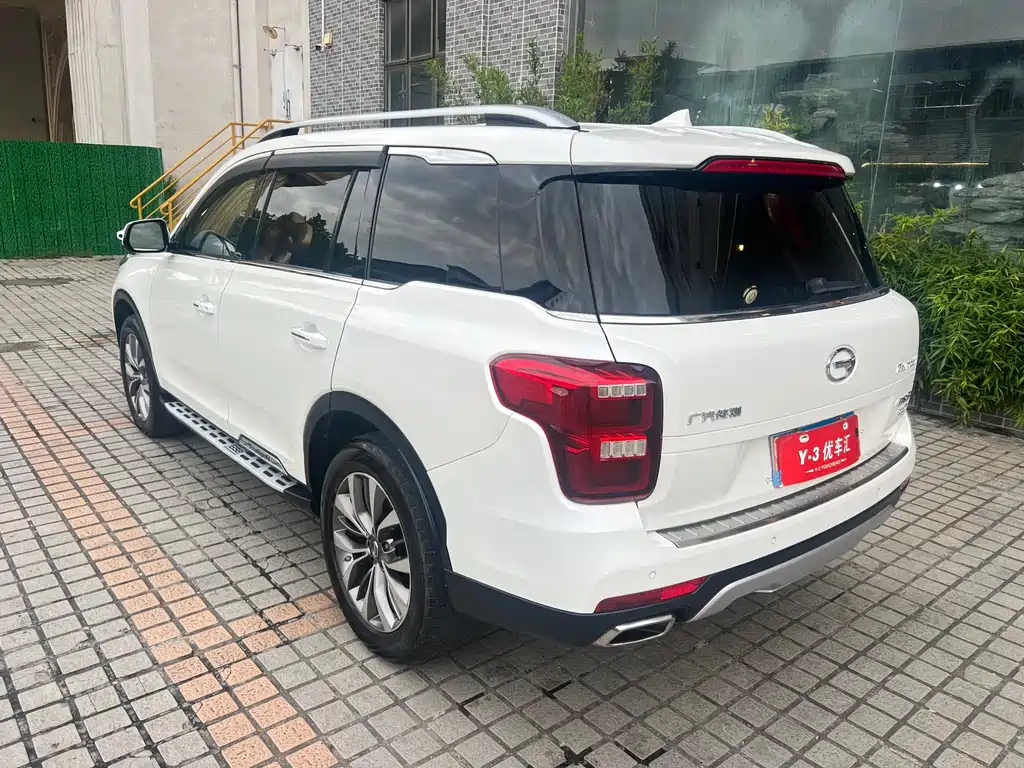 GAC Trumpchi GS8 320 T 2 WD Luxury Connected (7-seat)