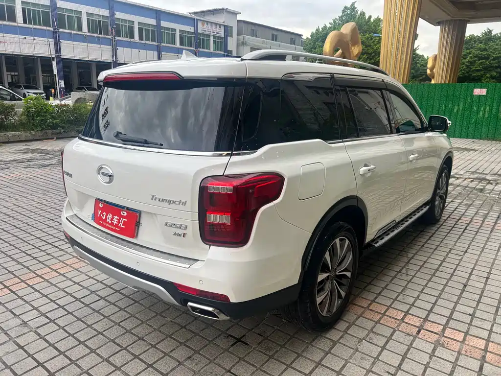 GAC Trumpchi GS8 320 T 2 WD Luxury Connected (7-seat)