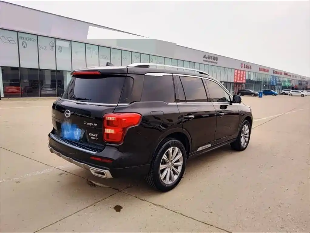 GAC Trumpchi GS8 390 T 2 WD Luxury Connected (7-seat)