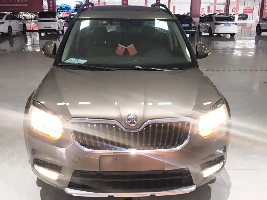 Yeti TSI280 DSG Forward