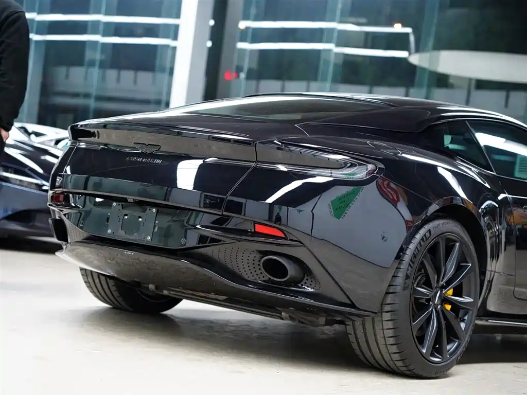 Aston Martin DB11 4.0 T V8 Coupe