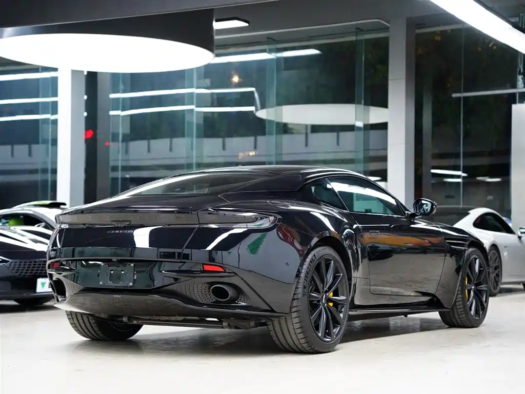Aston Martin DB11 4.0 T V8 Coupe
