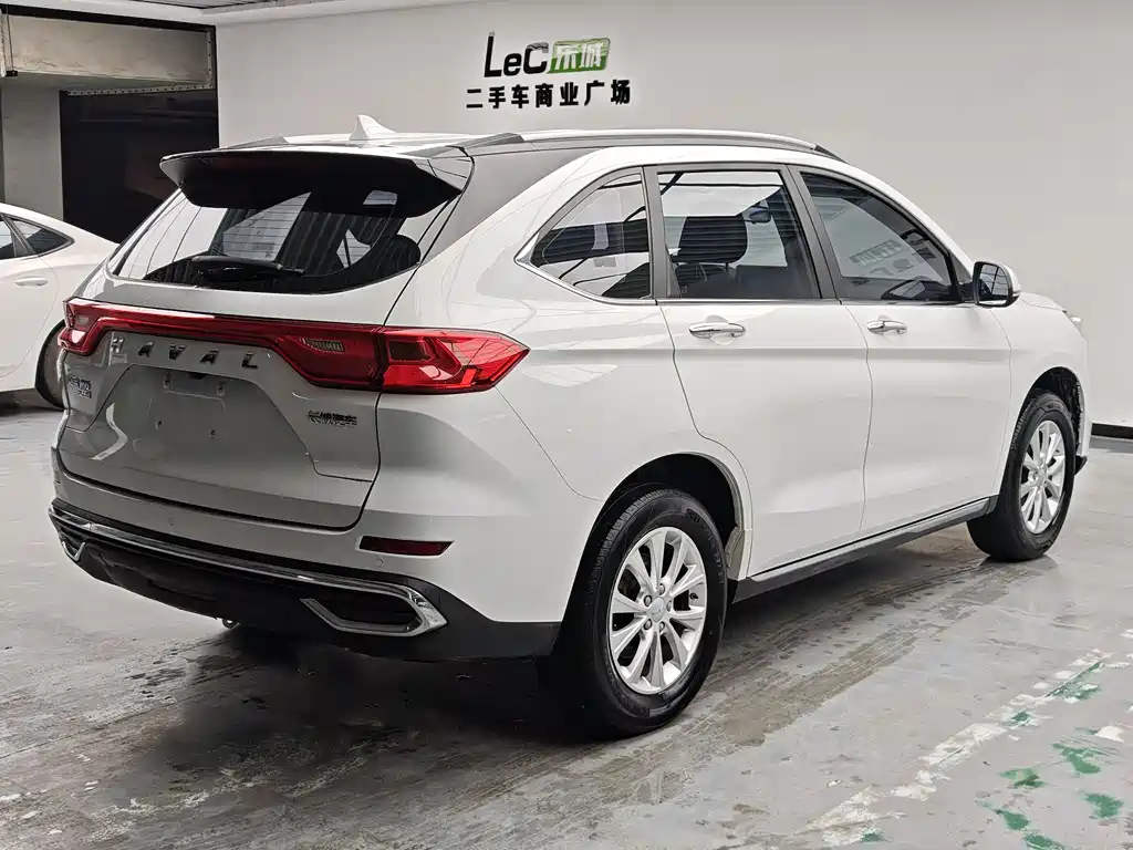 Haval M6 PLUS 1.5 T DCT Luxury Connected