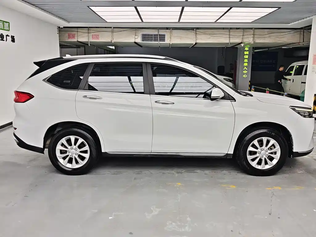 Haval M6 PLUS 1.5 T DCT Luxury Connected