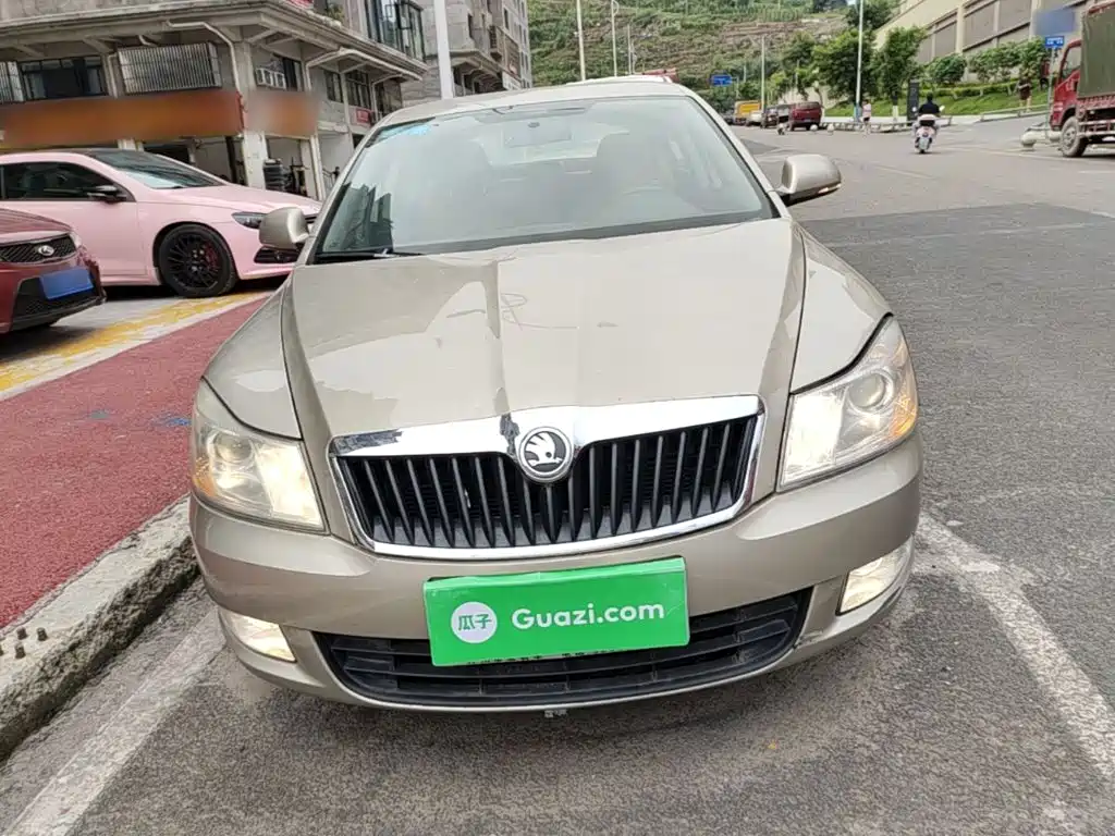 Octavia 1.6 L Auto Yijie