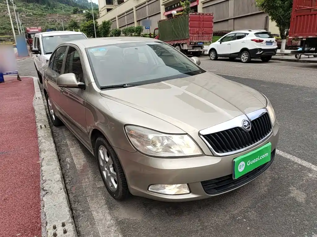 Octavia 1.6 L Auto Yijie