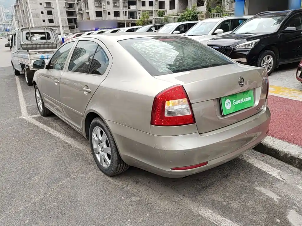 Octavia 1.6 L Auto Yijie