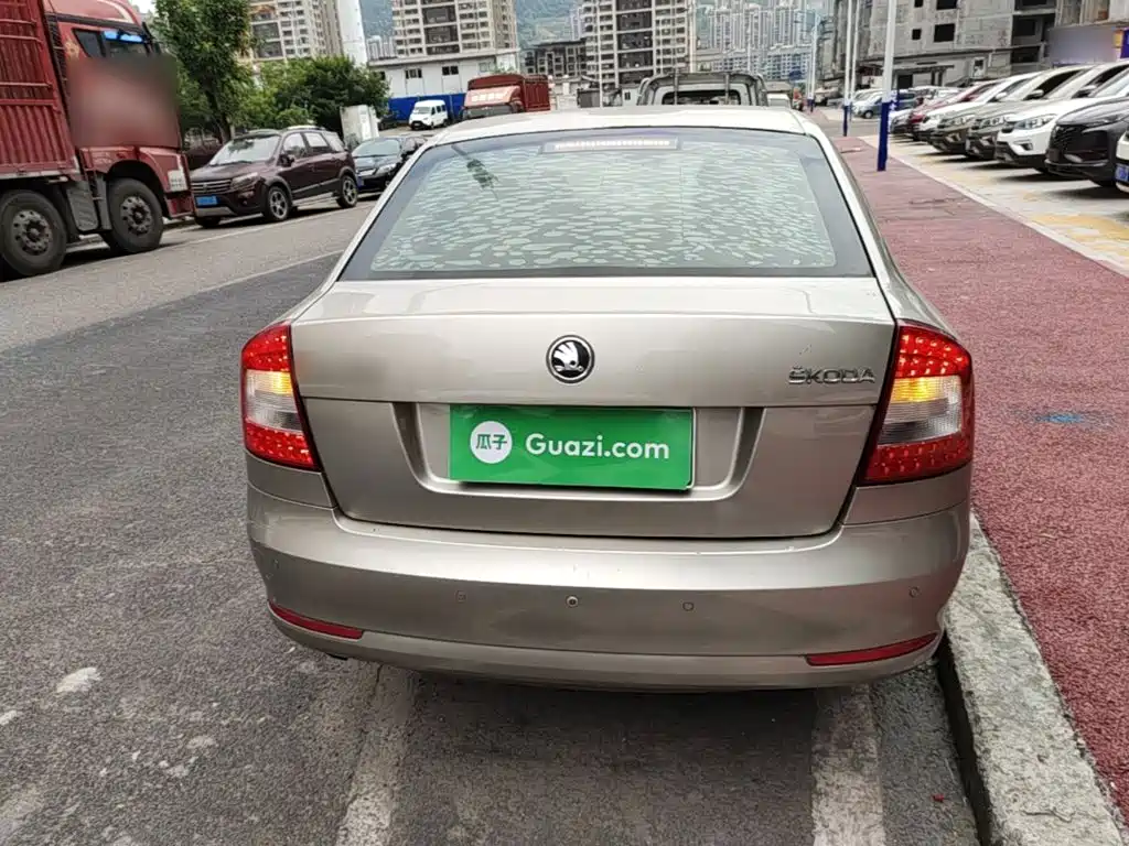 Octavia 1.6 L Auto Yijie