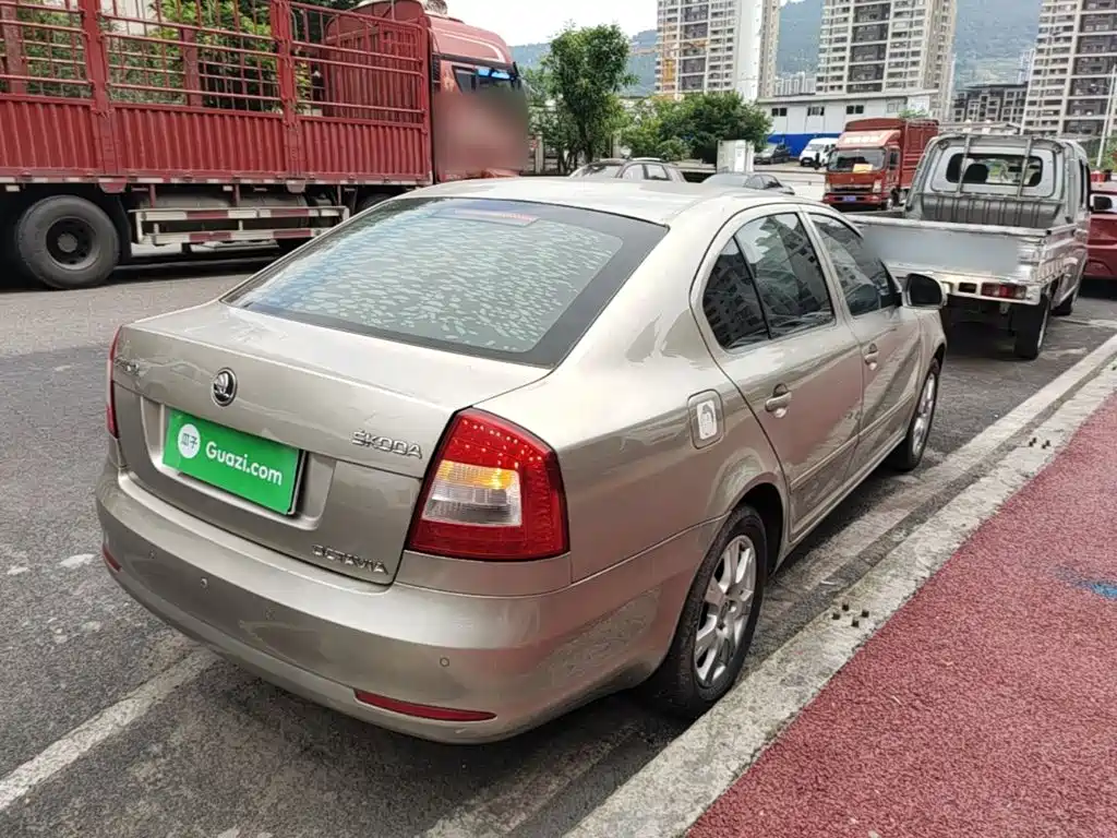 Octavia 1.6 L Auto Yijie