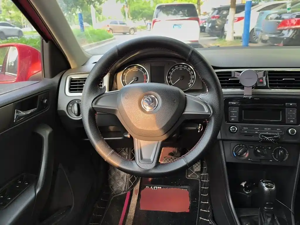 Rapid Spaceback 昕动 2014款 1.6 L 自动悦享版
