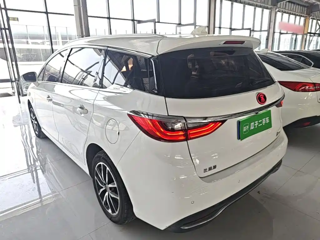 Song MAX 1.5 T Auto Connected Elite 7-seat