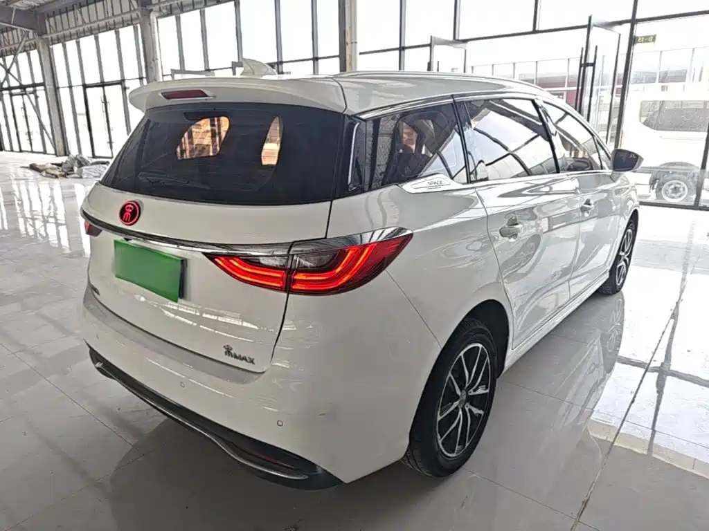 Song MAX 1.5 T Auto Connected Elite 7-seat