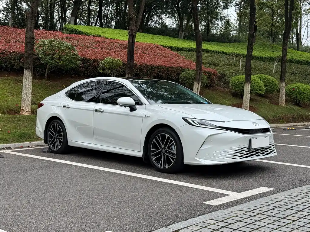 Camry Dual Engine 2.0 HG Distinguished