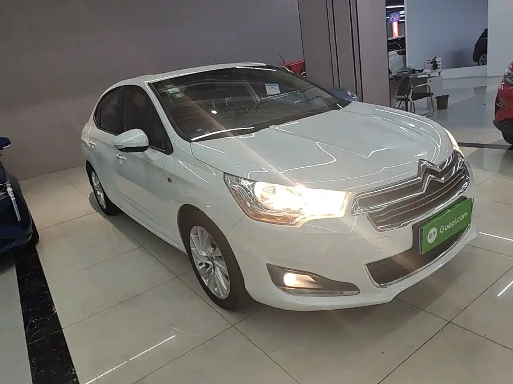 Citroen C4 L 雪铁龙C4 L 2015款 1.6 T 自动尊贵版