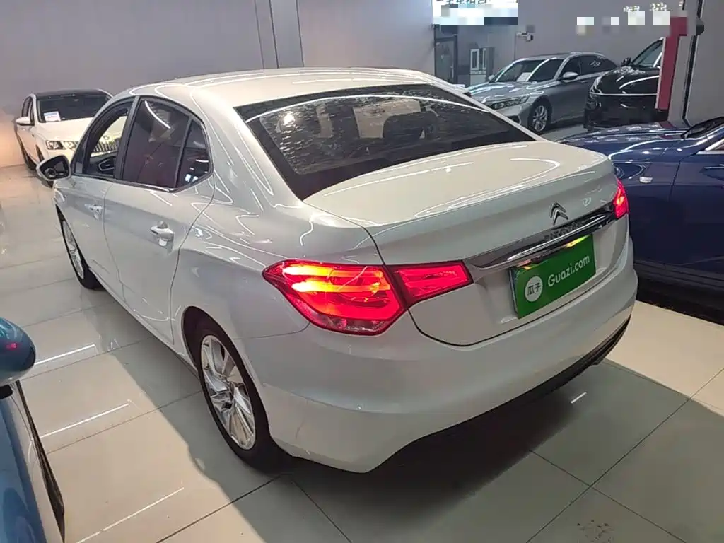 Citroen C4 L 雪铁龙C4 L 2015款 1.6 T 自动尊贵版