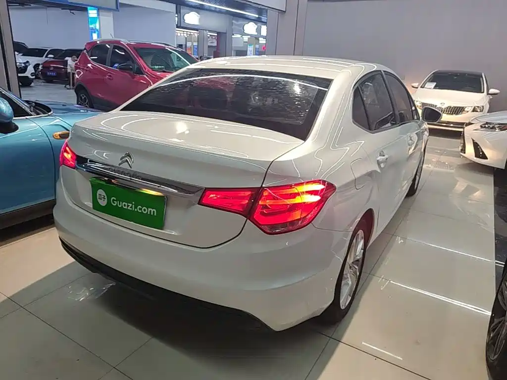 Citroen C4 L 雪铁龙C4 L 2015款 1.6 T 自动尊贵版