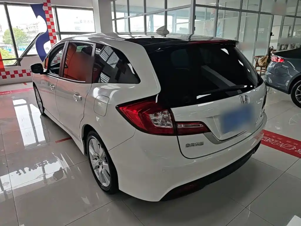 Jade 1.8 L Auto Comfort Elite 5-seat