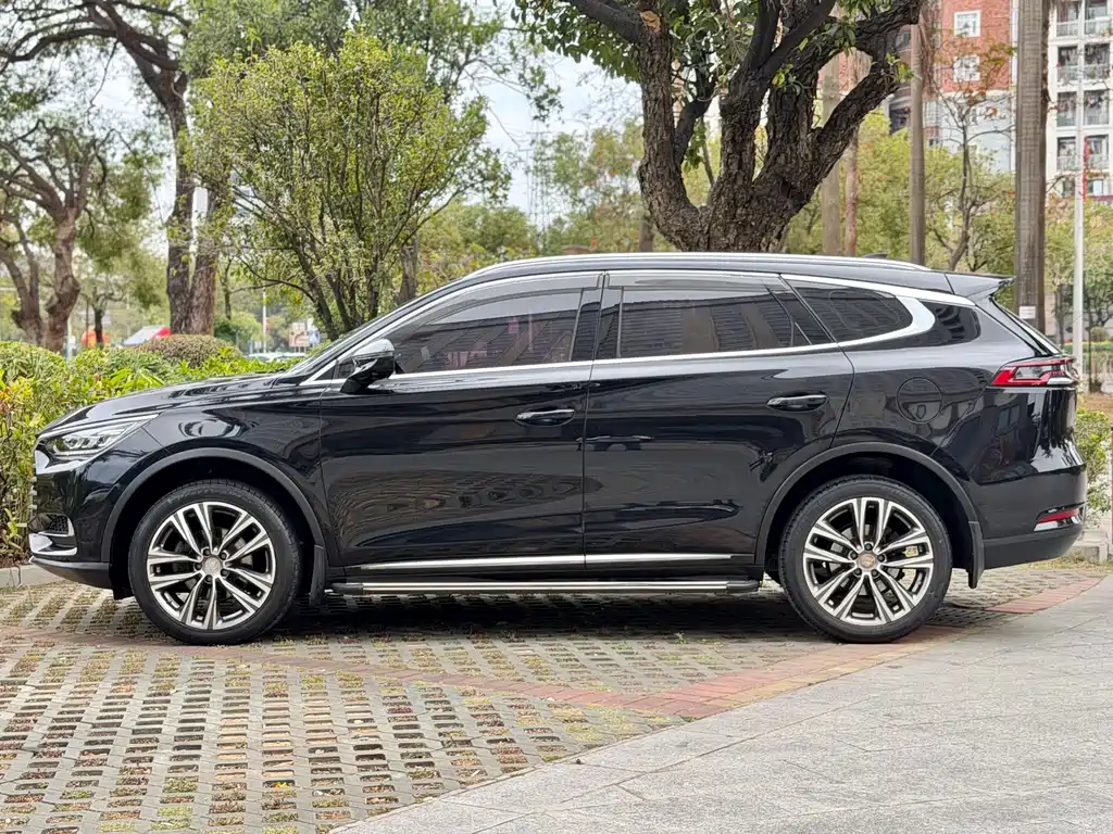 Tang 2.0 T Auto Connected Honored 7-seat CN-V