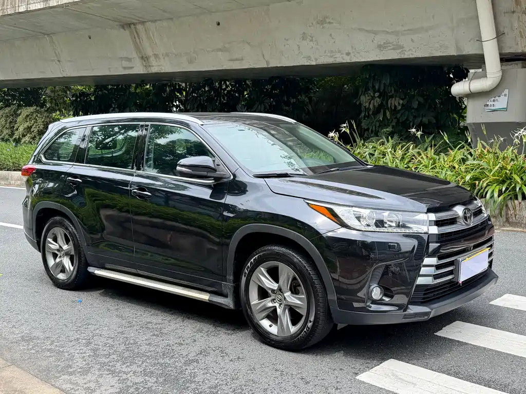Highlander 2.0 T 4 WD Supreme 7-seat CN-V
