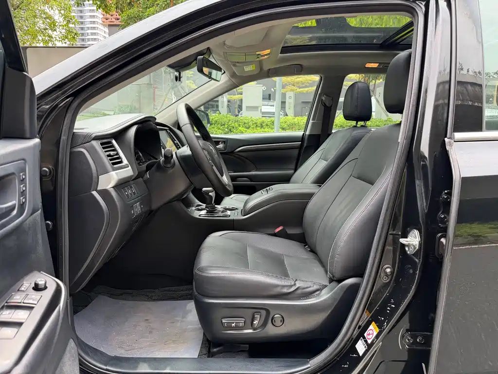 Highlander 2.0 T 4 WD Supreme 7-seat CN-V