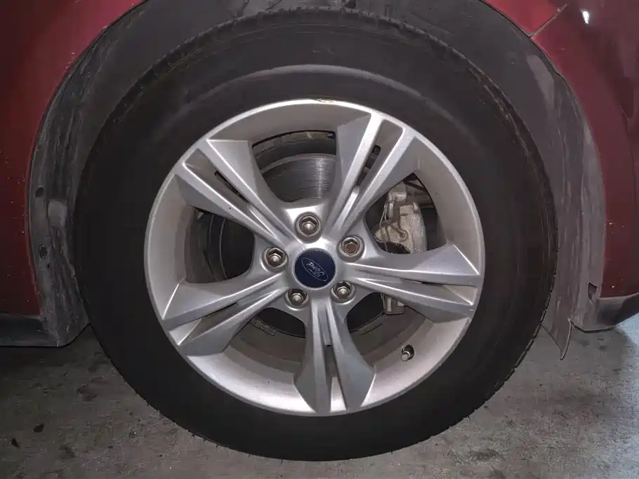 Focus Sedan 1.6 L Auto Style