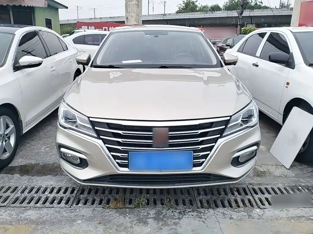 Roewe i5 1.5 L Auto 4 G Connected Leading Luxury Flagship