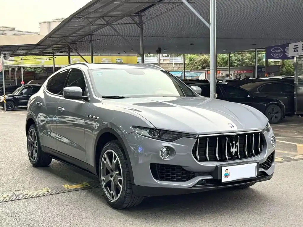 Levante 3.0 T Standard
