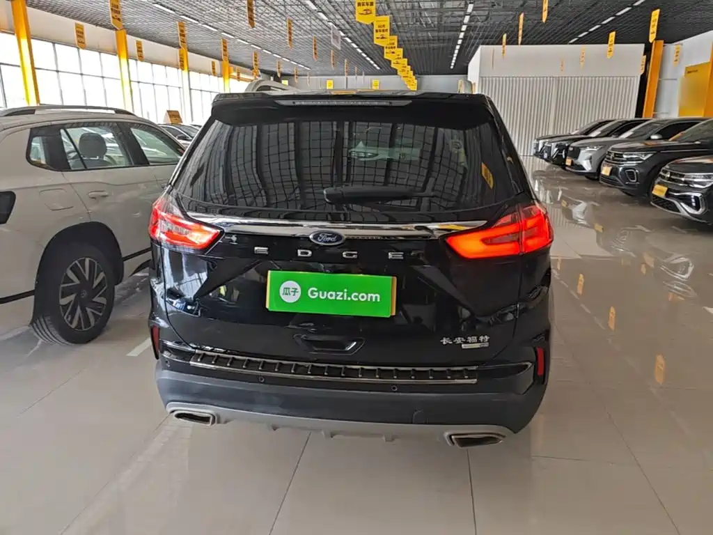 Edge PLUS EcoBoost 245 2 WD Platinum Sharp 5-seat