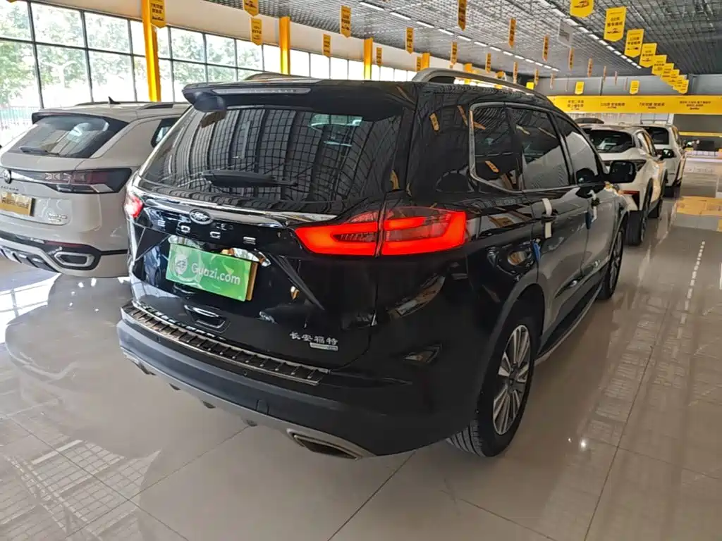 Edge PLUS EcoBoost 245 2 WD Platinum Sharp 5-seat