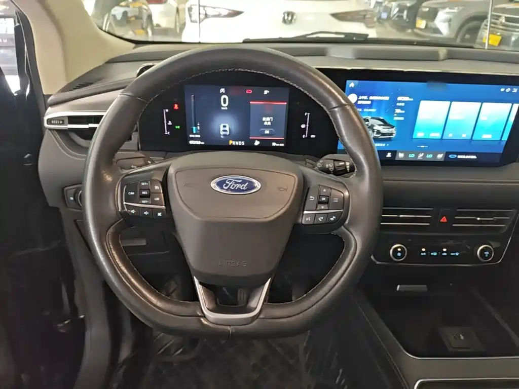 Edge PLUS EcoBoost 245 2 WD Platinum Sharp 5-seat