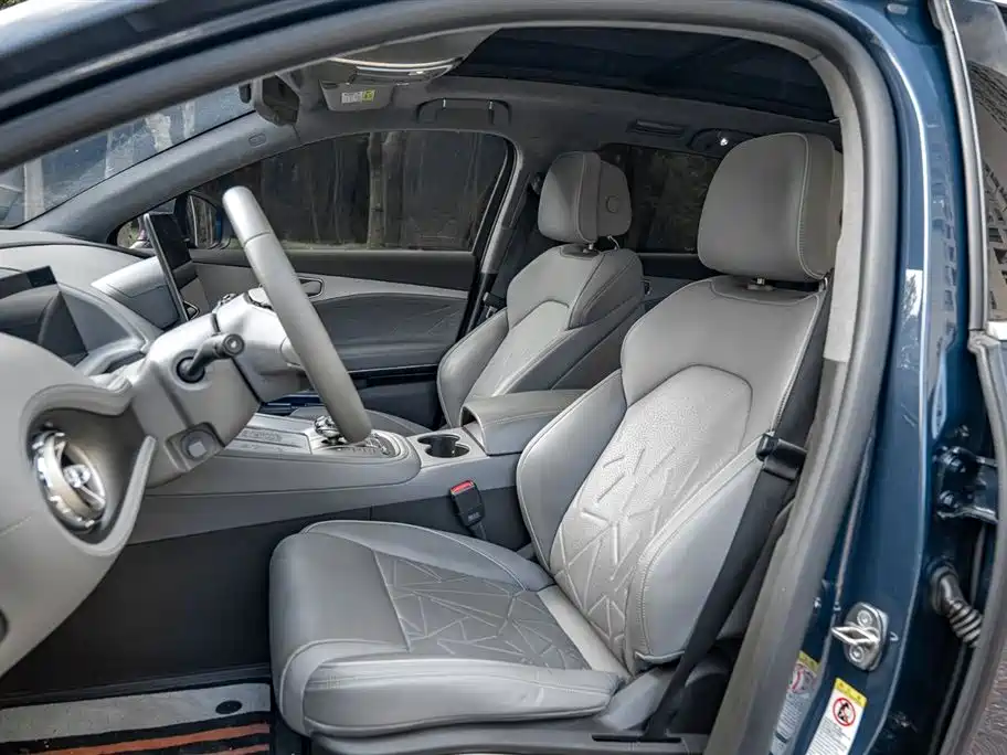Denza N8 4 WD Super Hybrid Flagship 7-seat