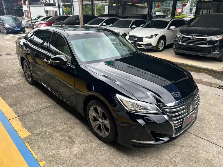 Toyota Crown 2.0 T Fashion