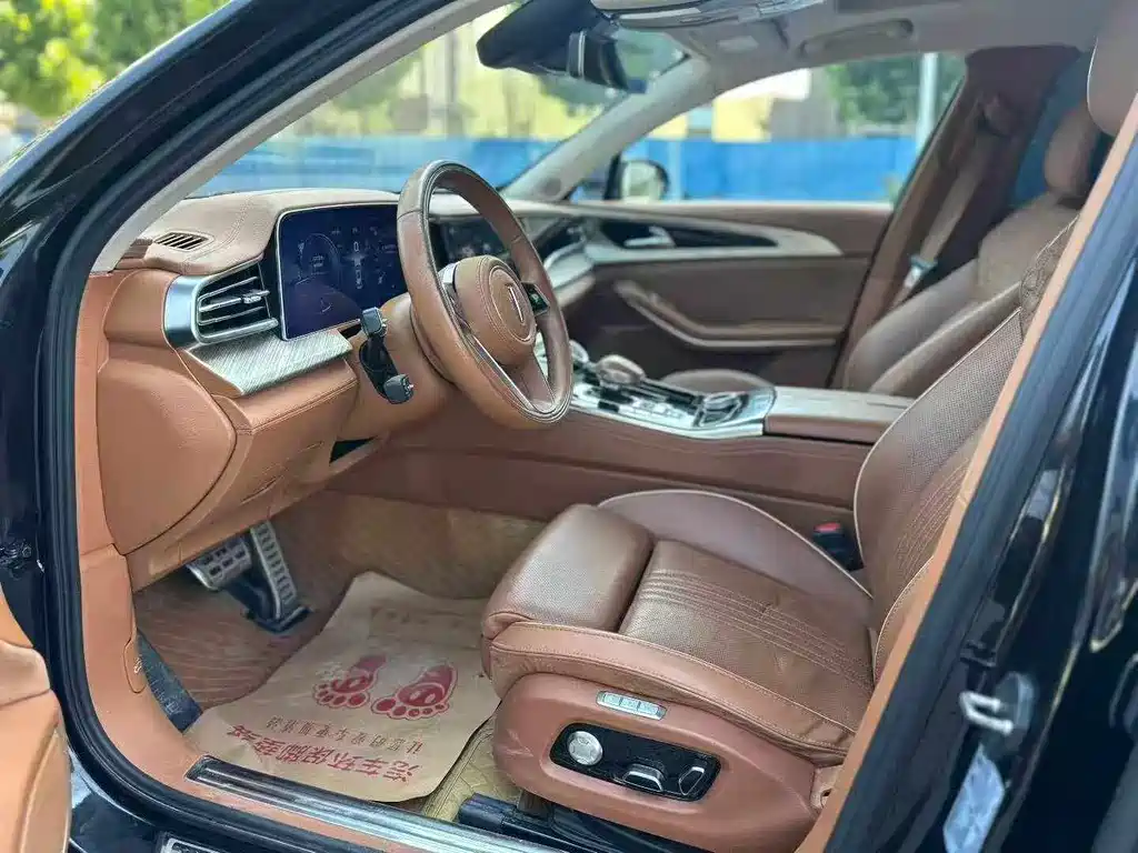 Hongqi H9 2.0 T Connected Flagship