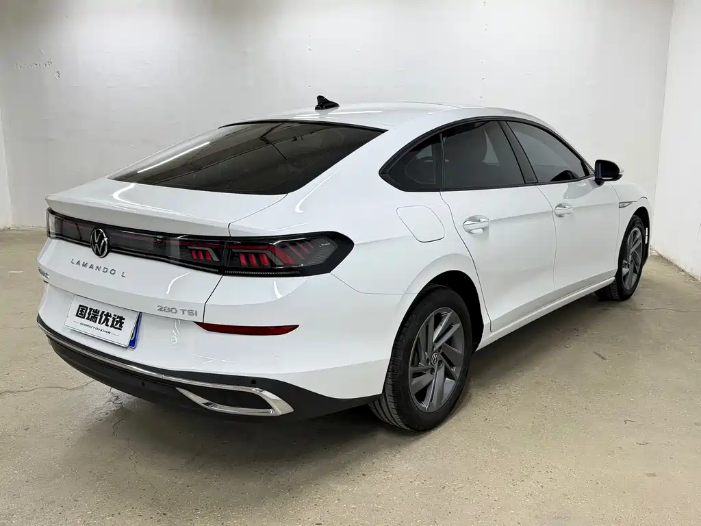 Lamando Lamando L 280 TSI DSG Dazzle Hot