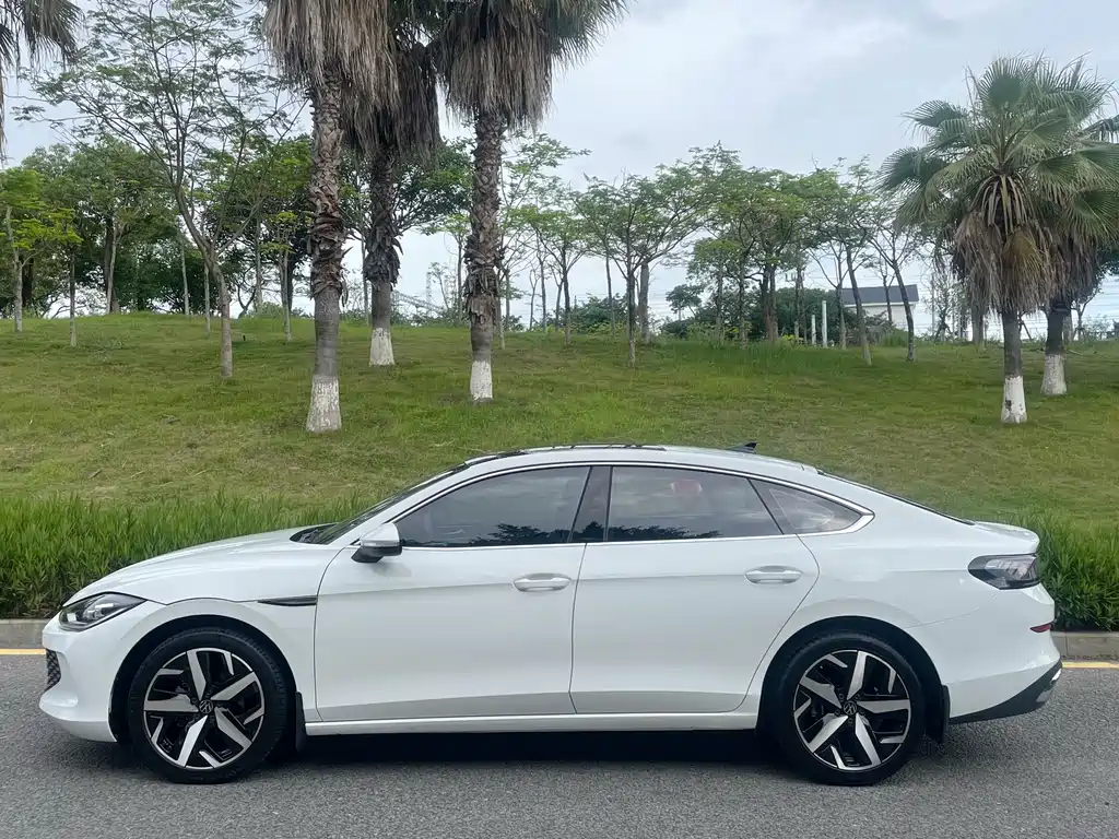 Lamando Lamando L 280 TSI DSG Spicy Cool