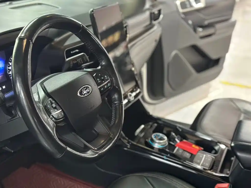 Explorer EcoBoost 285 RWD Style 6-seat