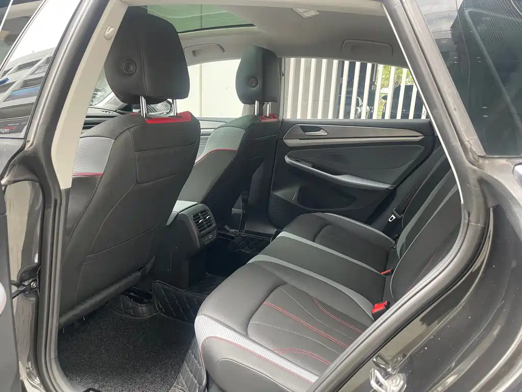 Lamando Lamando L 280 TSI DSG Spicy Cool