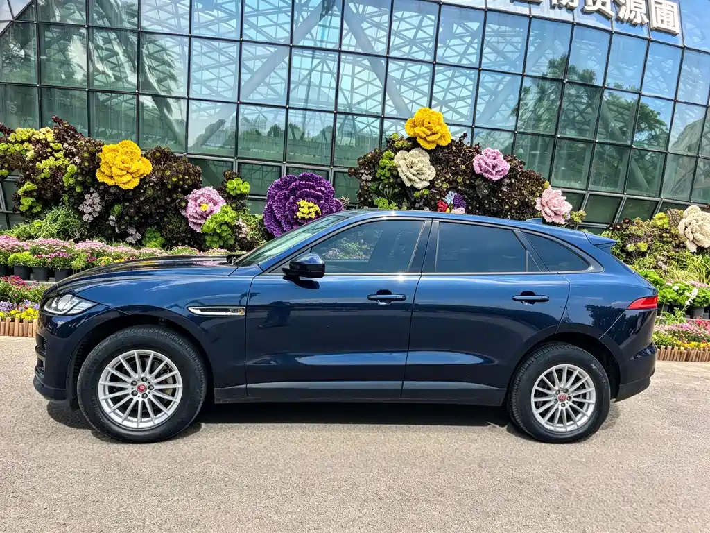 Jaguar F-PACE 2.0 T 4 WD R-Sport Sport