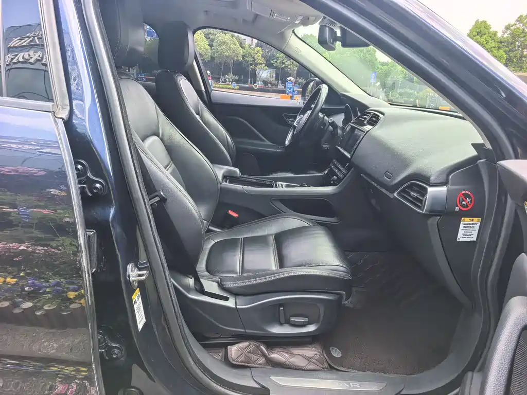 Jaguar F-PACE 2.0 T 4 WD R-Sport Sport