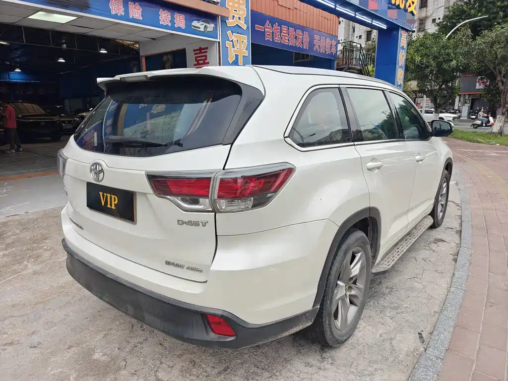 Highlander 2.0 T 4 WD Luxury 7-seat
